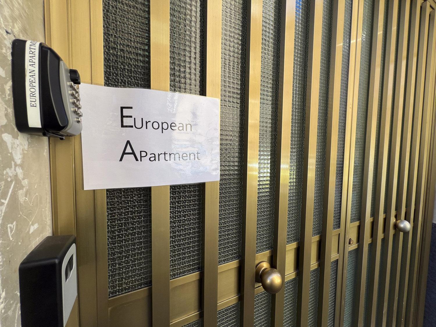 European Apartment - Town Center Self Check-In CTA Exterior photo